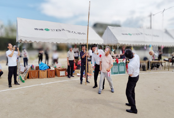 障がい者ふれあいスポーツ大会にてパン食い競争で激走