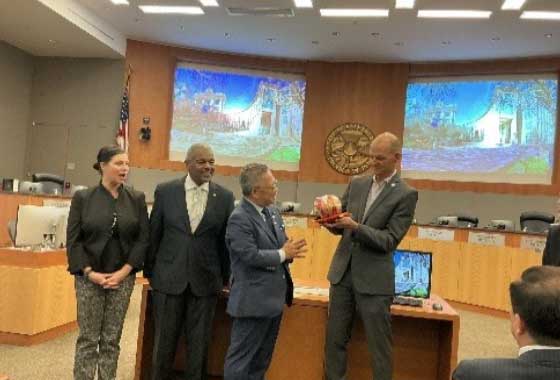 45周年サクラメントへ市を市長＆代表団と表敬訪問